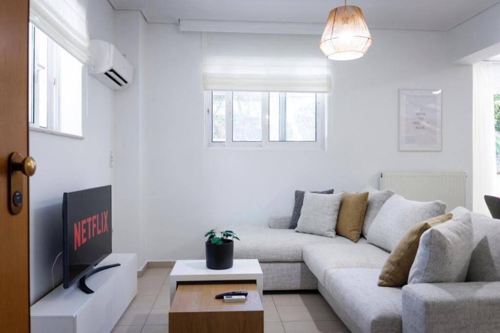 Pame Rentals - Cozy Glyfada Stay With Free Parking Athen Eksteriør bilde