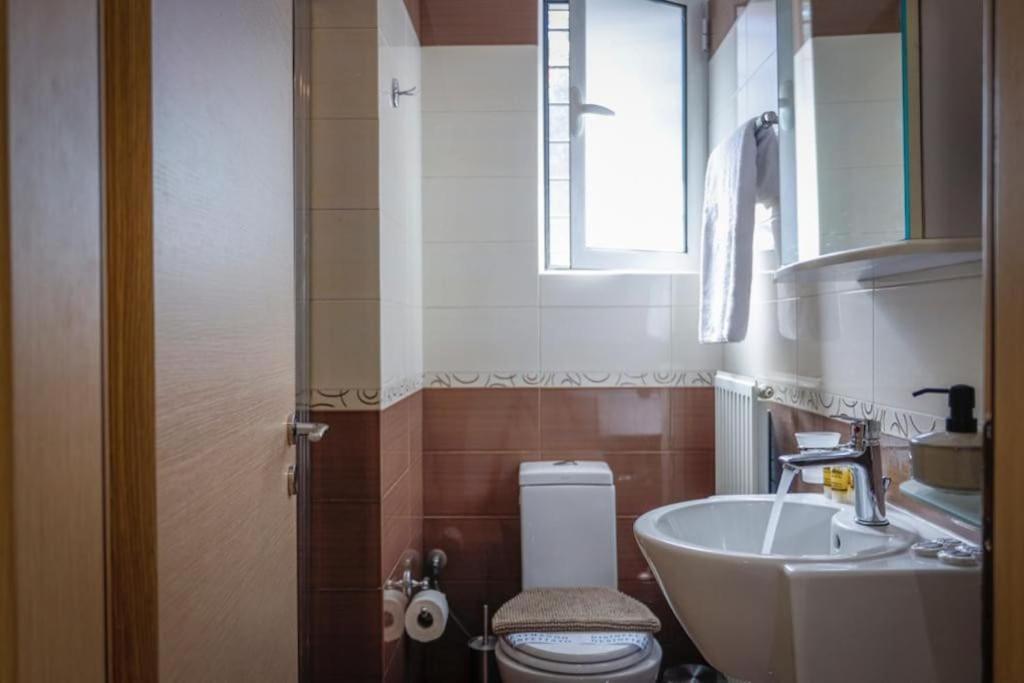 Pame Rentals - Cozy Glyfada Stay With Free Parking Athen Eksteriør bilde